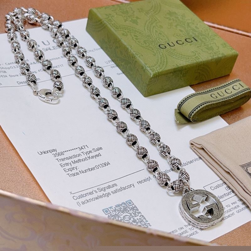 G*u*i necklaces
